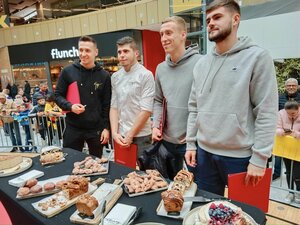 Les footballeurs polonais du RCL et les pâtisseries polonaises (9 novembre)